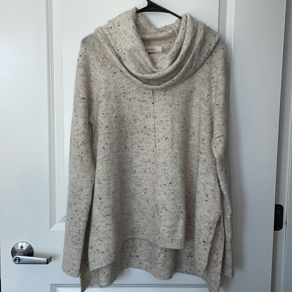Jessica Simpson sweater